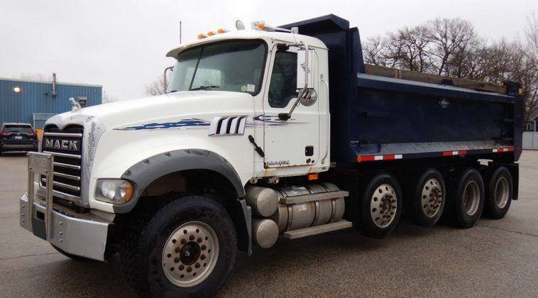 2007 Mack GU713