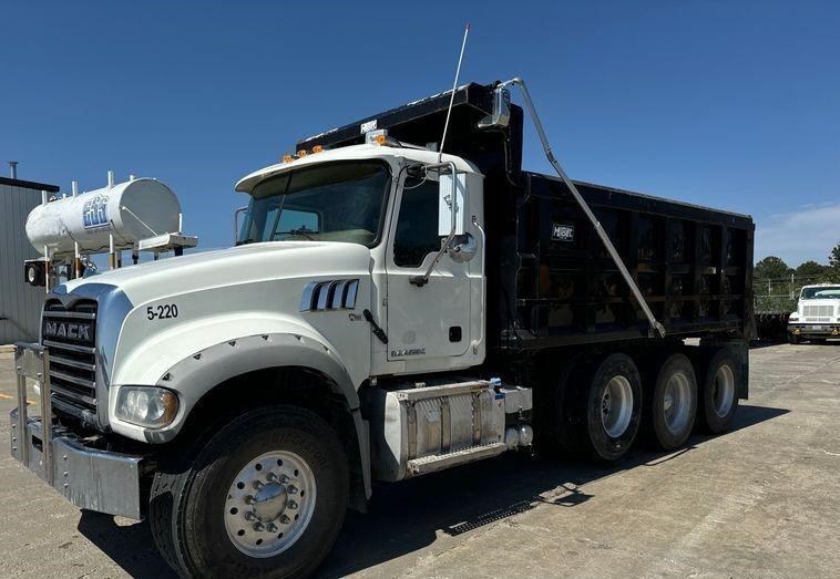 2018 Mack Granite GU713